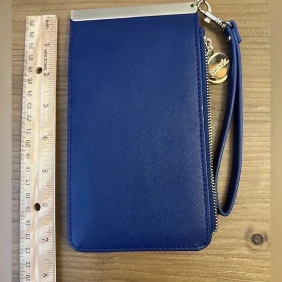 mark. 12 Place Credit Card Wristlet Wallet - Picture 4 of 9